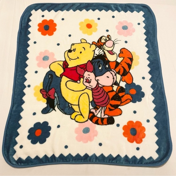 Vintage Winnie the Pooh Blanket Piglet Eeyore Tigger - Picture 1 of 16